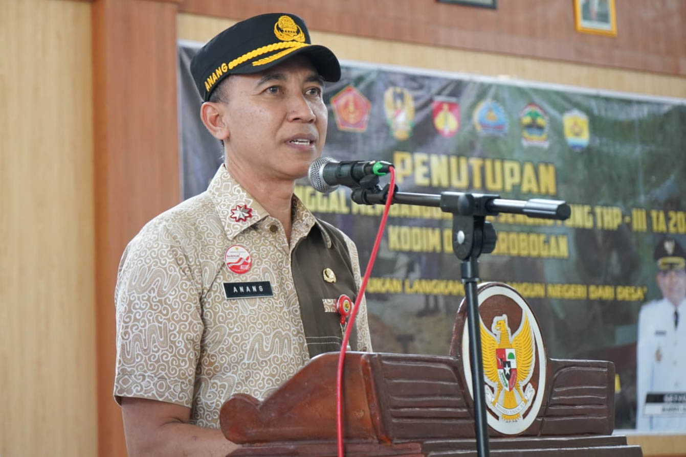 Sekda Grobogan menyampaikan sambutan dalam kegiatan TMMD Sengkuyung di Desa Tambahrejojpg